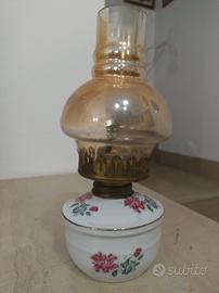 Antica lampada a petrolio