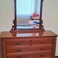 Comò vintage a 4 cassetti con specchiera in legno