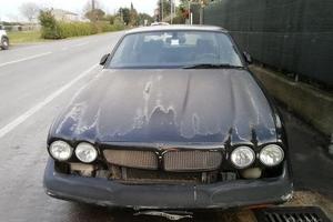 Jaguar XJR Anno 2002 Per Ricambi