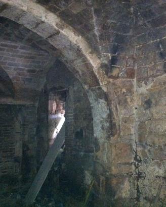 Casa di antica costruzione da ristrutturare