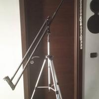 Gru a braccio per videocamera con treppiede