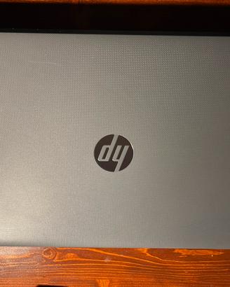Portatile HP 250GB memoria SSD