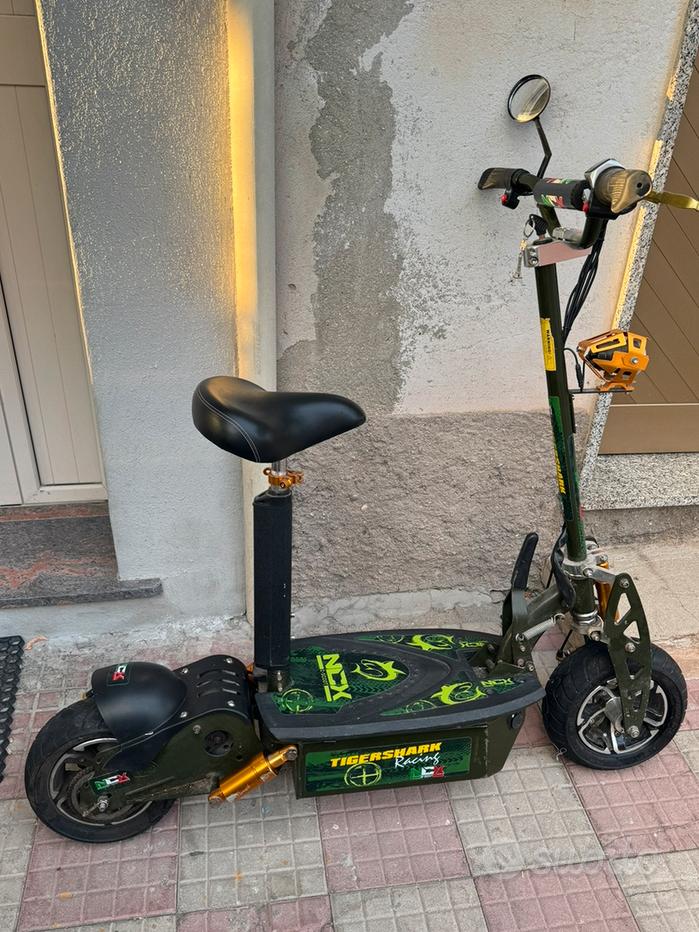 Monopattino elettrico 1000w Sports e attrezzatura sportiva usata - Main Image