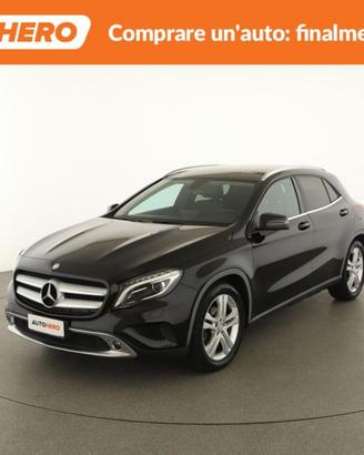 MERCEDES-BENZ GLA 180 AX32156