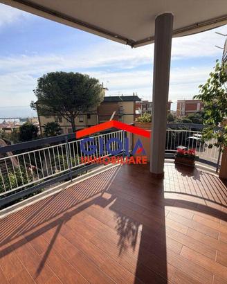Appartamento di 159 m² con 5 locali e box auto a F