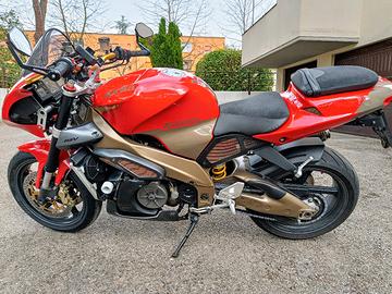 Aprilia tuono rsv 1000