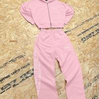 Tuta Corteiz Rosa – Completo Felpa + Pantaloni