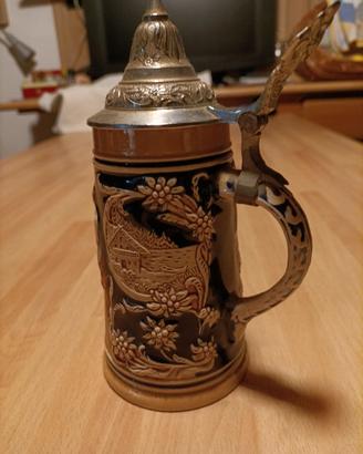 Boccale da birra in ceramica, Germania, XX secolo