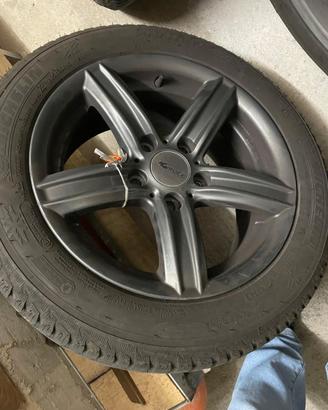 4 cerchi completi di gomme invernali per BMW