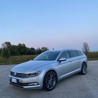 Volkswagen Passat Variant 2.0 TDI DSG Highline Blu
