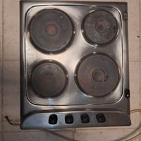 piano cottura a 4 piastre Indesit