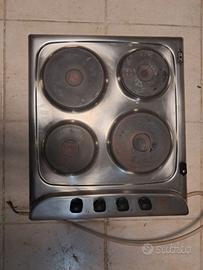 piano cottura a 4 piastre Indesit