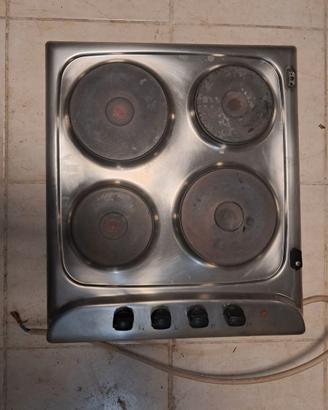 piano cottura a 4 piastre Indesit