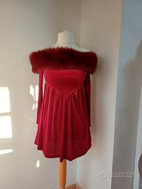 vestito rosso con finta pelliccia