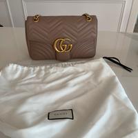Borsa gucci marmont media
