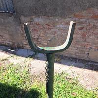 Due Cavalletti in ferro per edilizia, h. 1,10mt