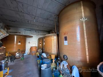 Serbatoi vetroresina vinificazione e pigiatrice