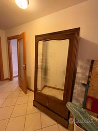 Armadio con specchio