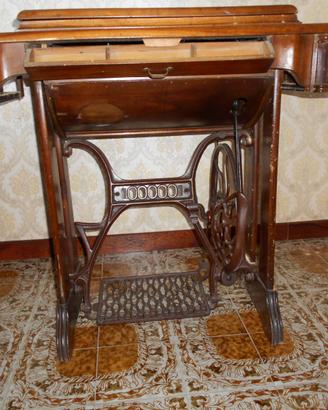 Macchina per cucire vintage