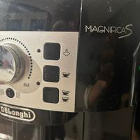 Macchina del caffe De Longhi MagnificaS