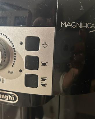 Macchina del caffe De Longhi MagnificaS