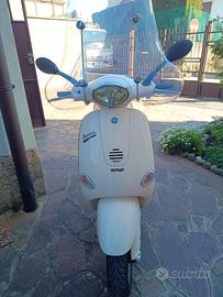 Vespa et4 cc150 del 2001