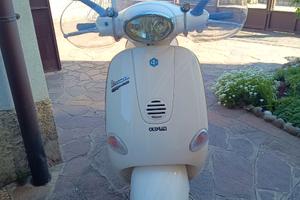 Vespa et4 cc150 del 2001