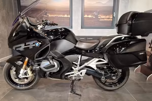 BMW R 1250 RT Triple Black Abs my21