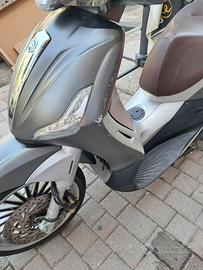 Beverly 300