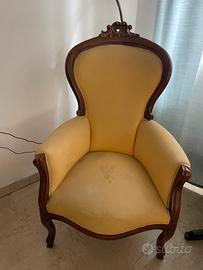 2 poltrone stile antico