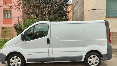 Renault Trafic 2.0 dci 115