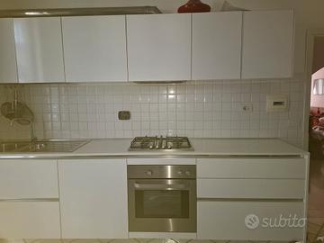 Cucina lineare 3m con elettrodomestici Electrolux