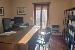 Stanze uso professionale in elegante studio