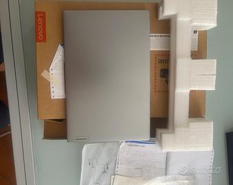 Lenovo IdeaPad Slim 3 15iRH8 NUOVO 16GB/1TB