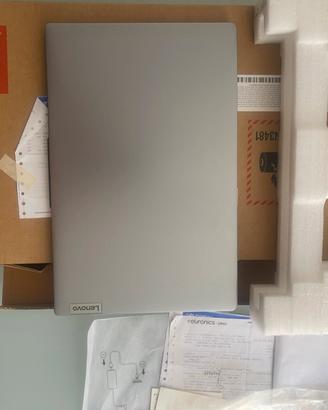 Lenovo IdeaPad Slim 3 15iRH8 NUOVO 16GB/1TB