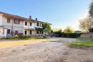 CASA SEMINDIPENDENTE A PIEVE ALBIGNOLA