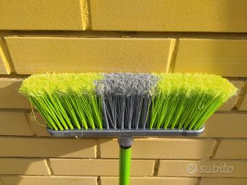 Scopa da interno ed esterno 