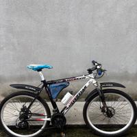 Mountain-bike pari al nuovo 