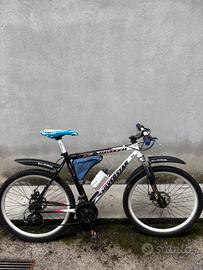 Mountain-bike pari al nuovo 