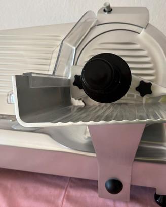 Affettatrice professionale con lama da 250 mm