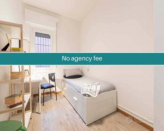 Stanza in appartamento di 127 m² a Milano