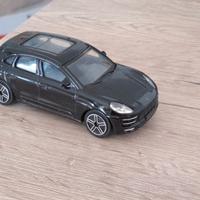 Burago Porsche Macan 1/43