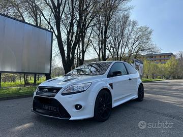 Ford Focus 2.5T RS white edition