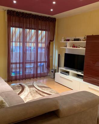 Stanza e bagno privato appart. 170mq condiviso
