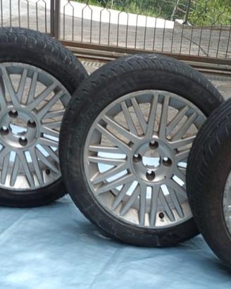Cerchi e gomme da 16” 195/50 R16 88V