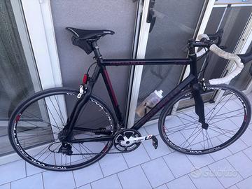 Bici da corsa Pinarello FP1