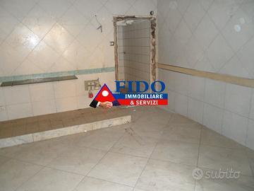 Locale commerciale di 60 mq su due livelli