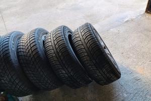 8 ruote e 6 cerchione