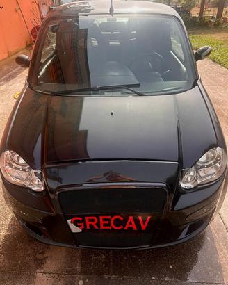 Giulia vende minicar