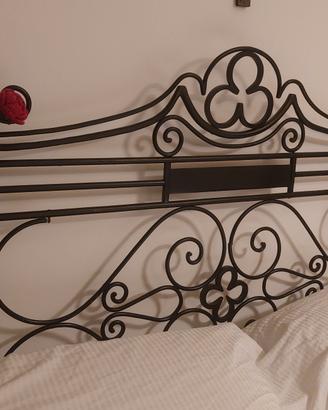 letto in ferro battuto antico